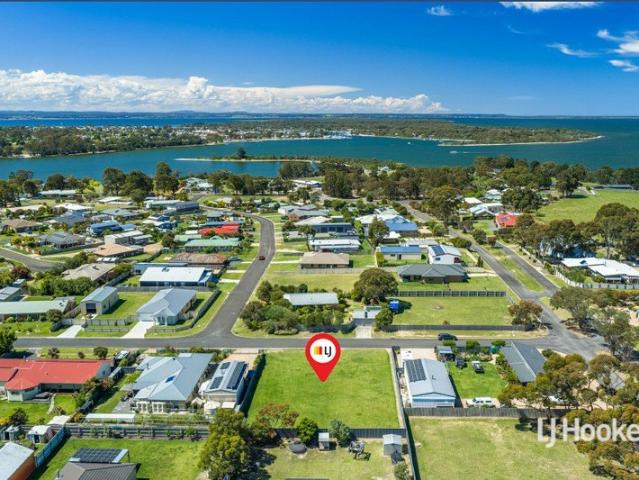 SPACE, SERENITY AND THE GIPPSLAND LAKES LIFESTYLE