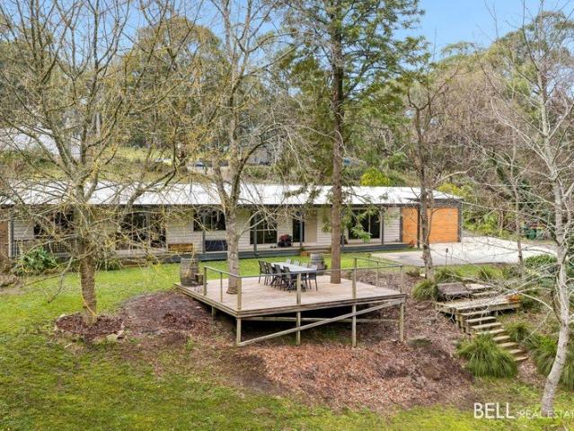 Space, Shedding & A Country Lifestyle on 5.6 Acres