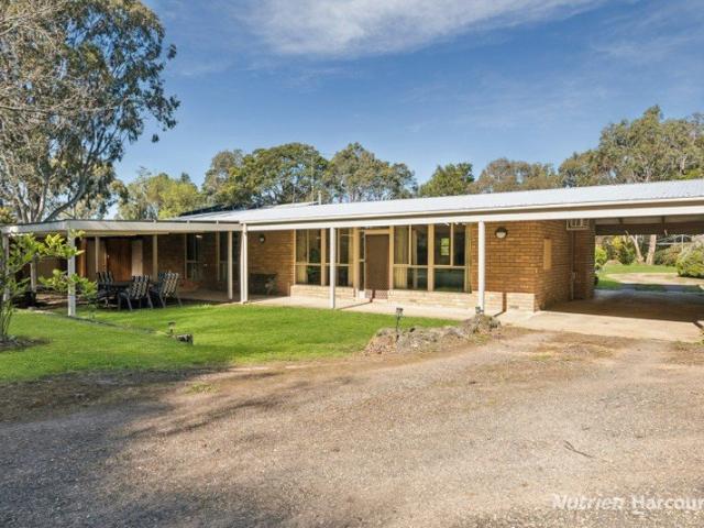 Space, Shedding & Lifestyle Convenience on Over 6 Acres