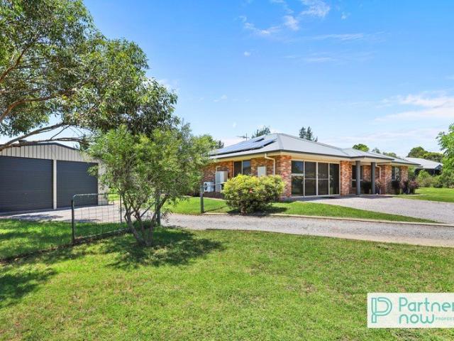 Space, Shedding + Lifestyle Appeal in Moore Creek
