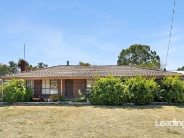 SPACE, SHEDDING & SERIOUS OPPORTUNITY ON ROSE BOULEVARD!