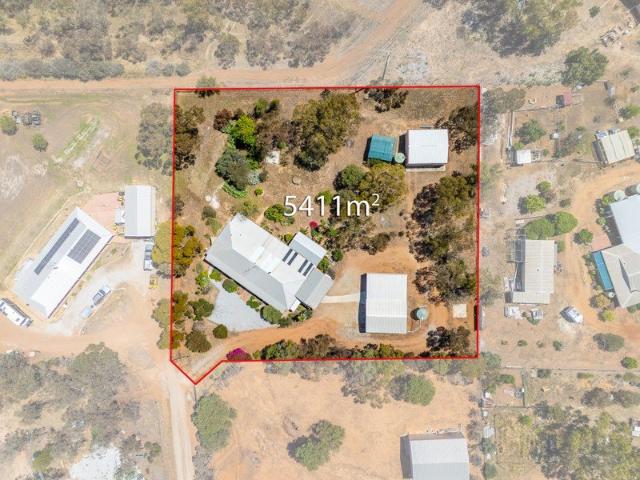 Space, Sheds & Lifestyle on 5,410m²