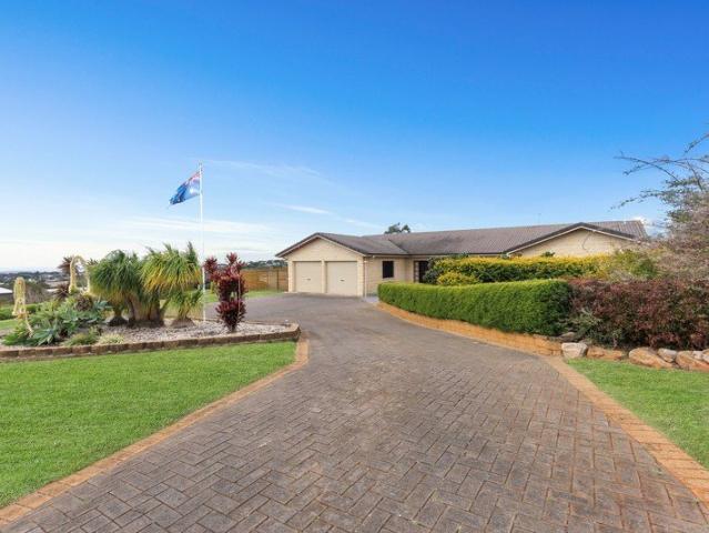 SPACE, SHEDS & SERIOUS VERSATILITY A HIGHFIELDS FAMILY PROPERTY THAT HAS IT ALL