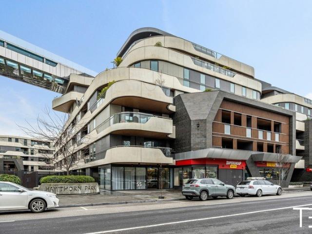 Space, Sophistication & Location A Standout Hawthorn East Residence