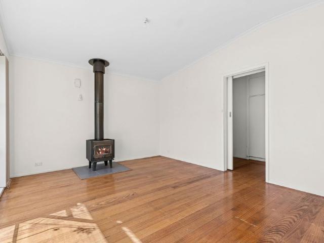 Space, Storage & Convenience in a Court Location!
