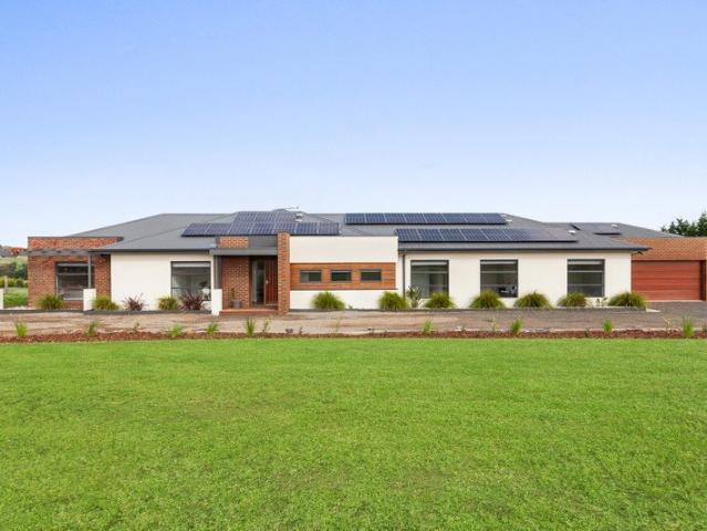 Space & Stunning Views on 2.75 Acres