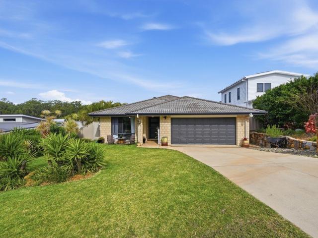 Space, Style & Versatility in the Heart of Moonee Beach