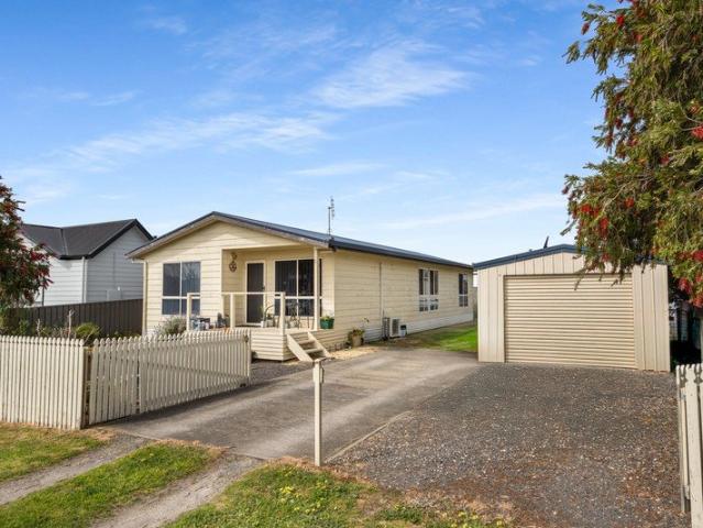 Space, Style, and Convenience in the Heart of Kingston SE