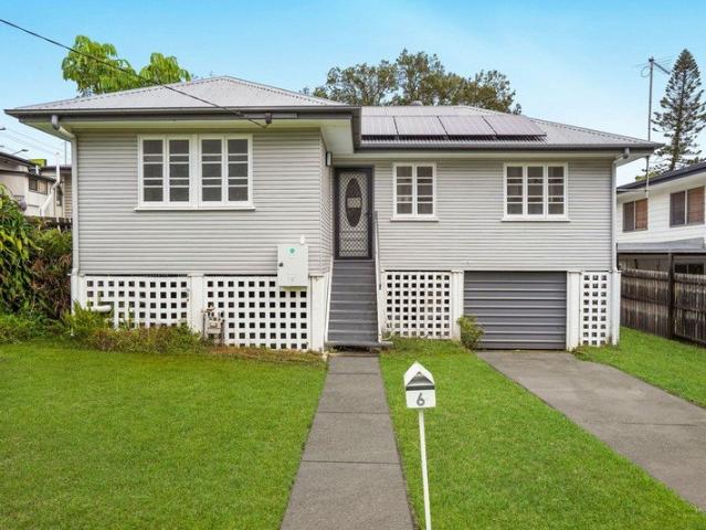 Space, Style and Character in Sought After Everton Park