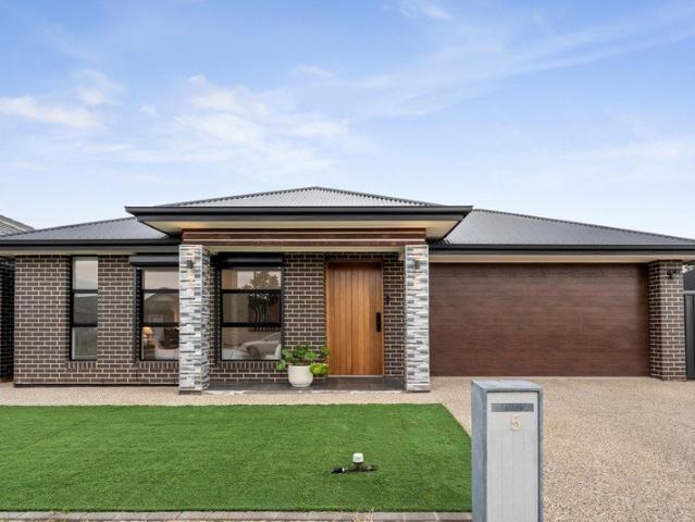 Space, Style and a Floorplan That Simply Works