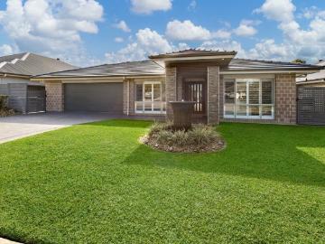 Space, Style and Lifestyle with Poolside Entertaining
