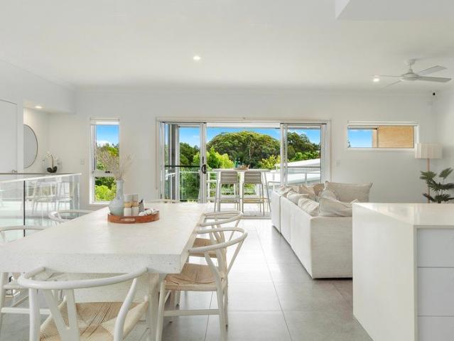Effortless Coastal Living in a Boutique Tugun Setting
