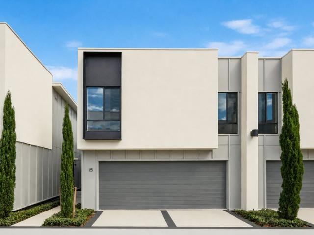 Space, Style and Sophistication at the Exclusive Community in Prime Richlands Location!