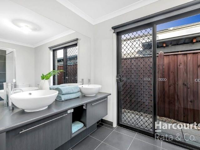 Space, Style & Comfort for the Whole Family in Prime Location