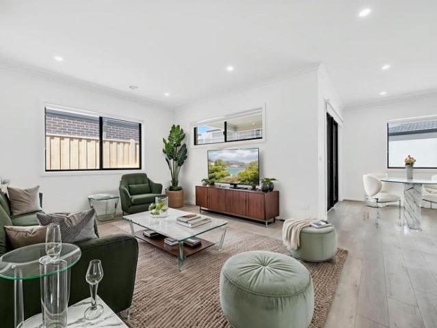 Space, Style & Comfort in the Heart of Officer