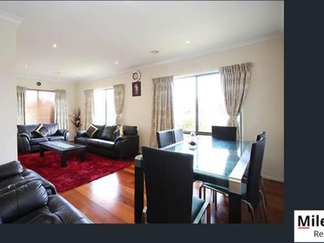 Space, Style & Convenience Your Next Family Home Awaits!