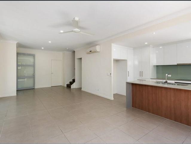 SPACE, STYLE & CONVENIENCE IN THE HEART OF HOPE ISLAND
