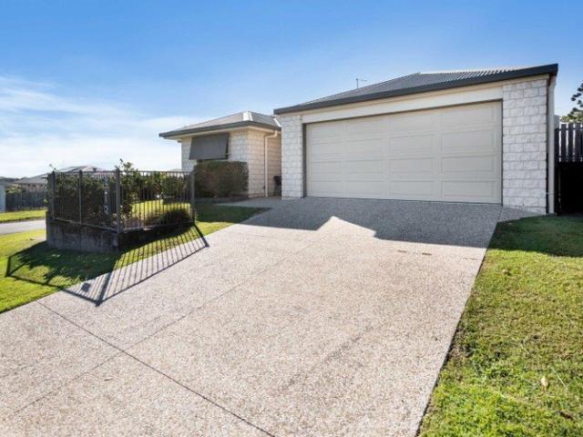 Space, Style & Easy Living in High View Estate