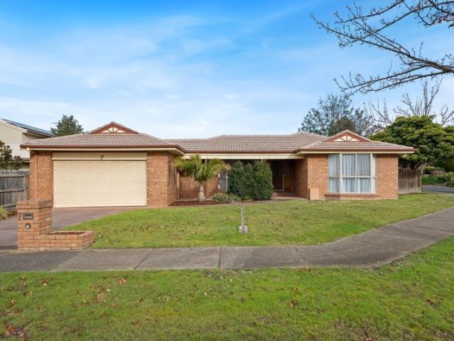 Space, Style & Endless Potential in Strathearn Glen