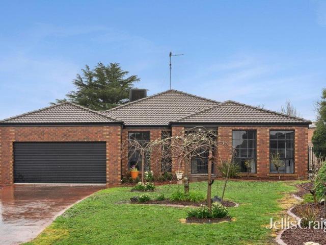 Space, style & exceptional family living on 991m²