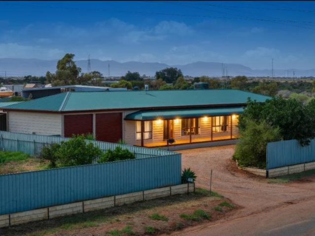 Space, Style & Exceptional Lifestyle Facilities on 2.25 Acres!