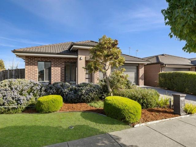 Space, Style & Family Living in a Fantastic Location