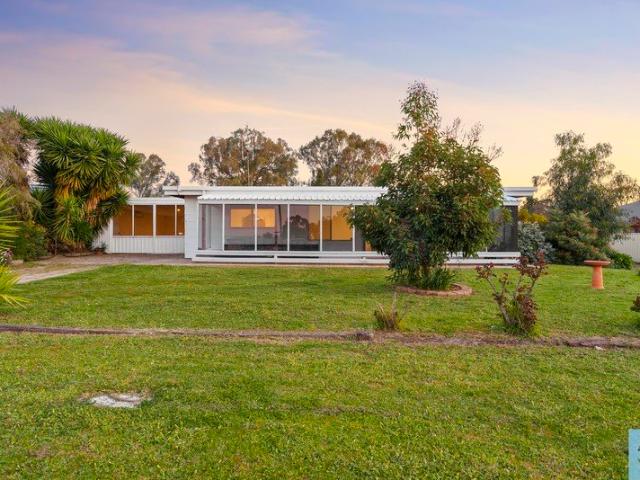Space, Style & Flexibility on 1,581m²