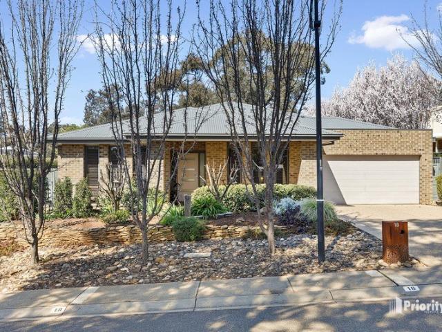 SPACE, STYLE & SOPHISTICATION BUILT FOR FAMILIES & ENTERTAINING