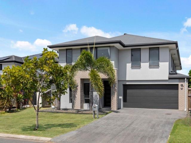 Space, Style & Sophistication in a Grand Family Residence!
