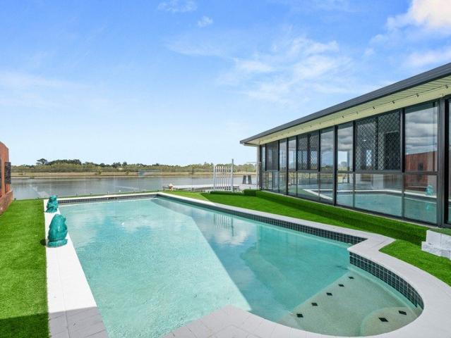 STUNNING LAKEFRONT LIVING