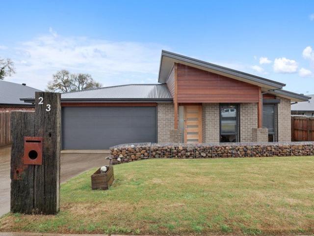 Space, Style & Stunning Rural Surrounds