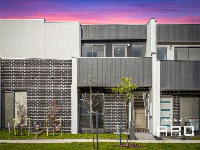 Space, Style & Sunlight Fraser Rise Family Living
