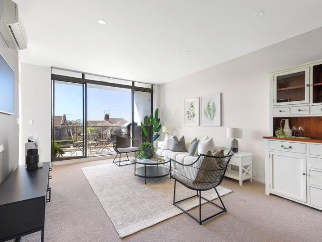 Space, sunshine and lifestyle in an iconic Wahroonga setting