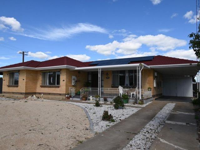 Space, Sunshine & Riverland Lifestyle on 1.73 Acres