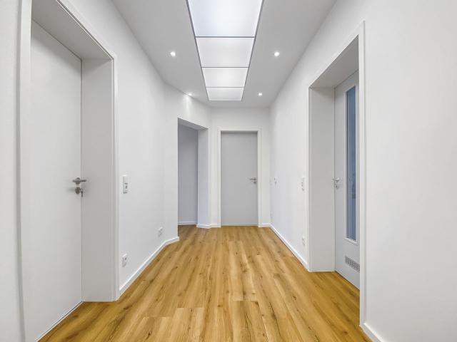 Spaceous Apartment with Balcony, Hannover Amsterdam Apartments for Rent