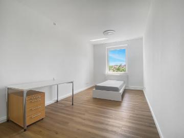 Spaceous Apartment with Balcony, Hannover Amsterdam Apartments for Rent