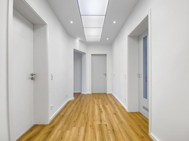 Spaceous Apartment with Balcony