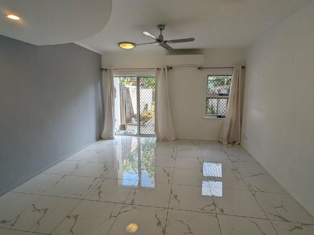 SPACI OUS TOWNHOUSE!