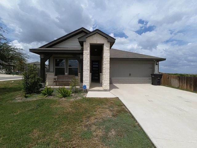 Spacious 4/3 with Mother in law suite