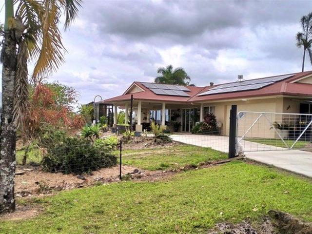 SPACIOUS 4/5 BED FAMILY HOME ON ACREAGE WITH STUNNING VIEWS