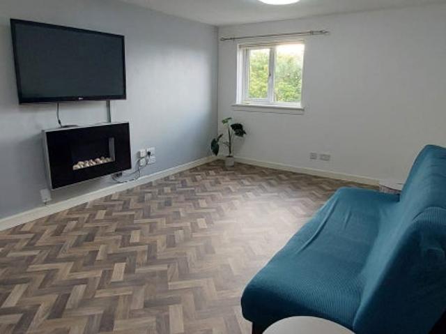 Spacious 4 Bed, 2 Bathroom Flat in G21, Glasgow