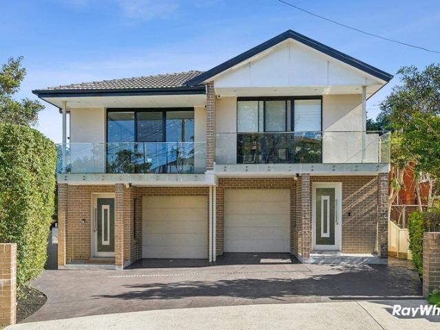 Spacious 4 bed duplex near parks, schools and shopping centres