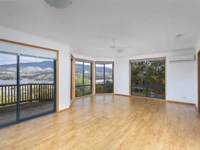 Spacious 4 Bed Family Home on Large Block