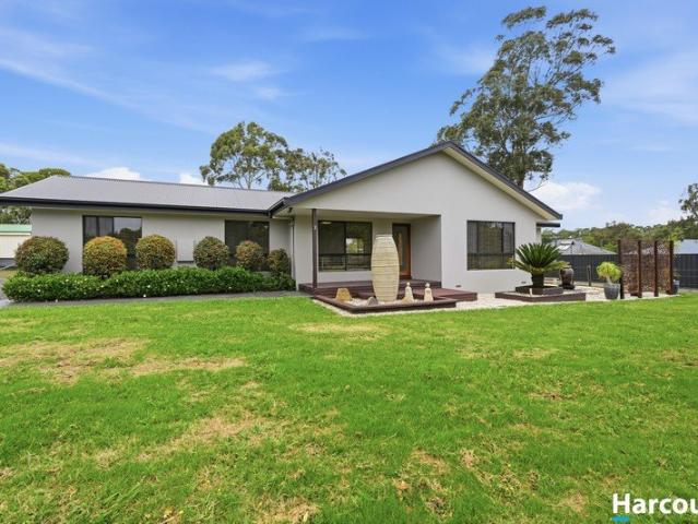 Spacious 4 Bed Family Home on over ½ acre block