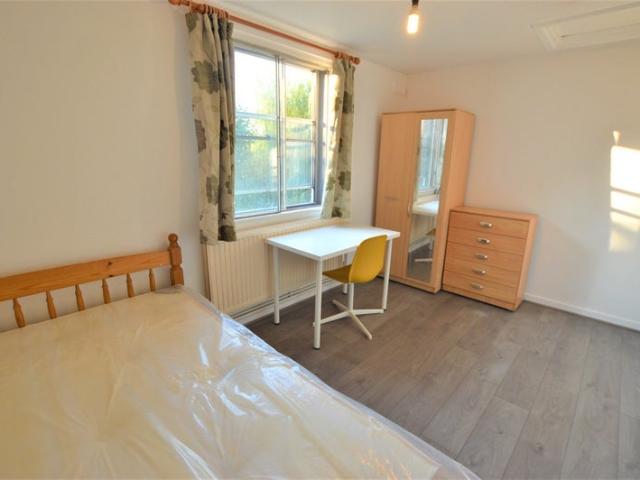 Spacious 4 Bed Flat – Islington N7