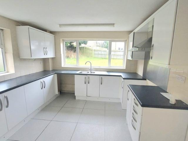 Spacious 4 bed house in Kings Norton for £800 PCM