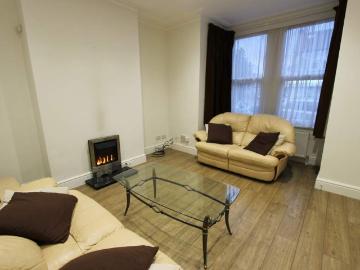 Spacious 4 Bed house MUSWELL HILL BOUNDS GREEN WOOD GREEN N22. Available Today