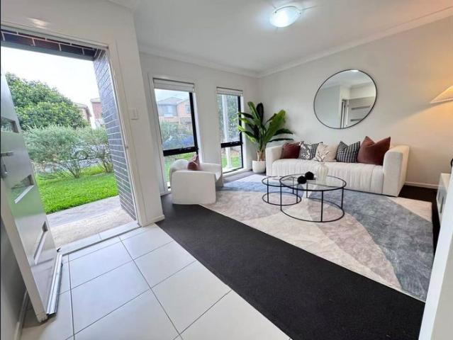 Spacious 4 Bedders two storey House at Central of Schofields