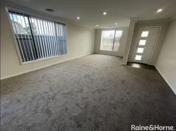 Spacious 4 Bedroom, 3 Bathroom Family Home with Double Garage in Goulburn