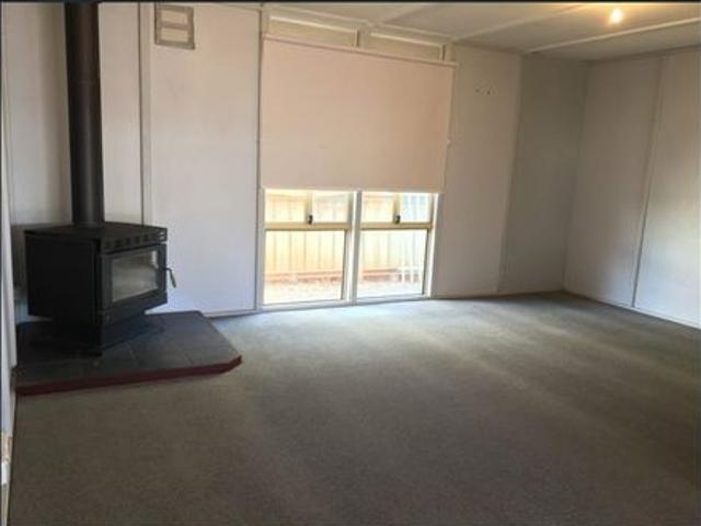Spacious 4 Bedroom, 2 Bathroom Family Home